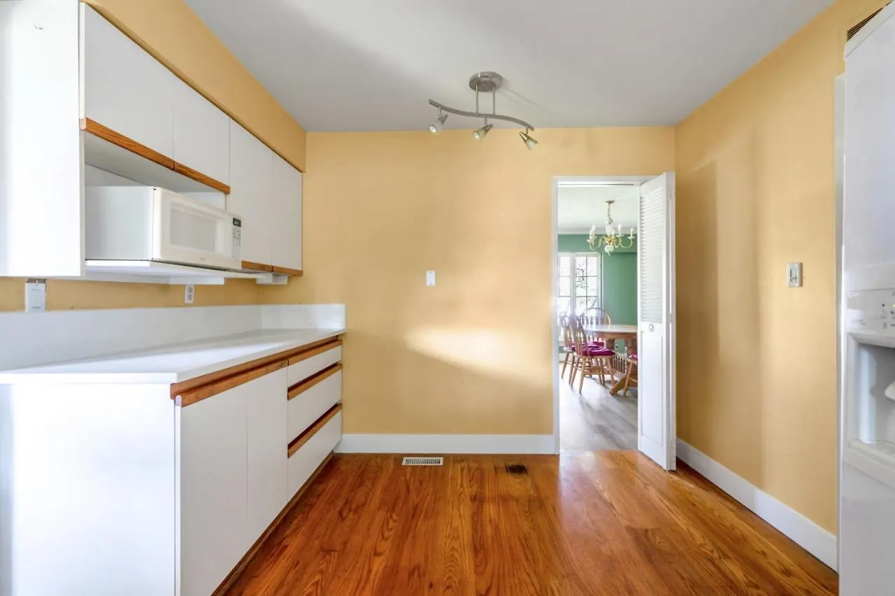 Cozy Retreat On Sandpiper Court - Room A Richmond Canadá